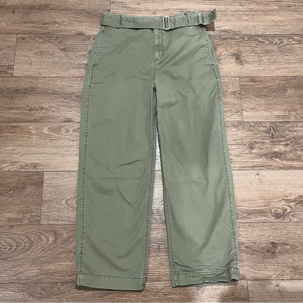 Banana Republic Authentic Chino Belted - Size 8